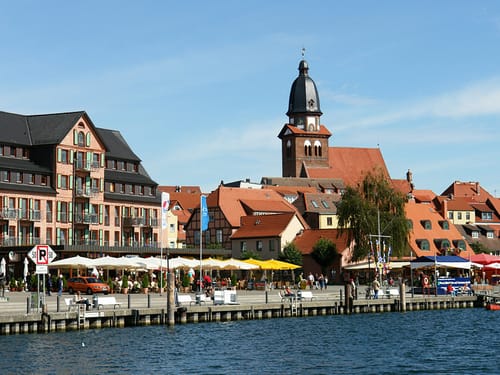 Hafen von Waren