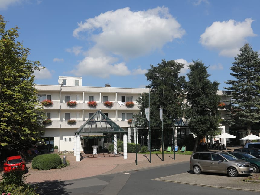 Ansicht vorne Hotel