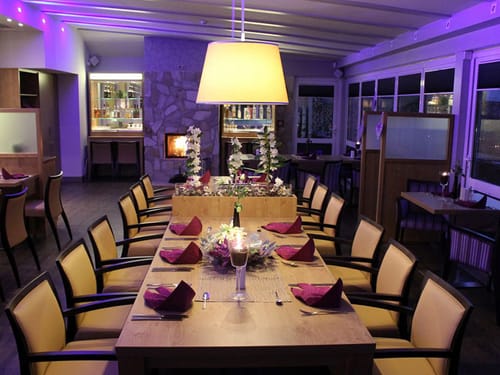 festlich gedeckte Tafel im Restaurant Laubwerk