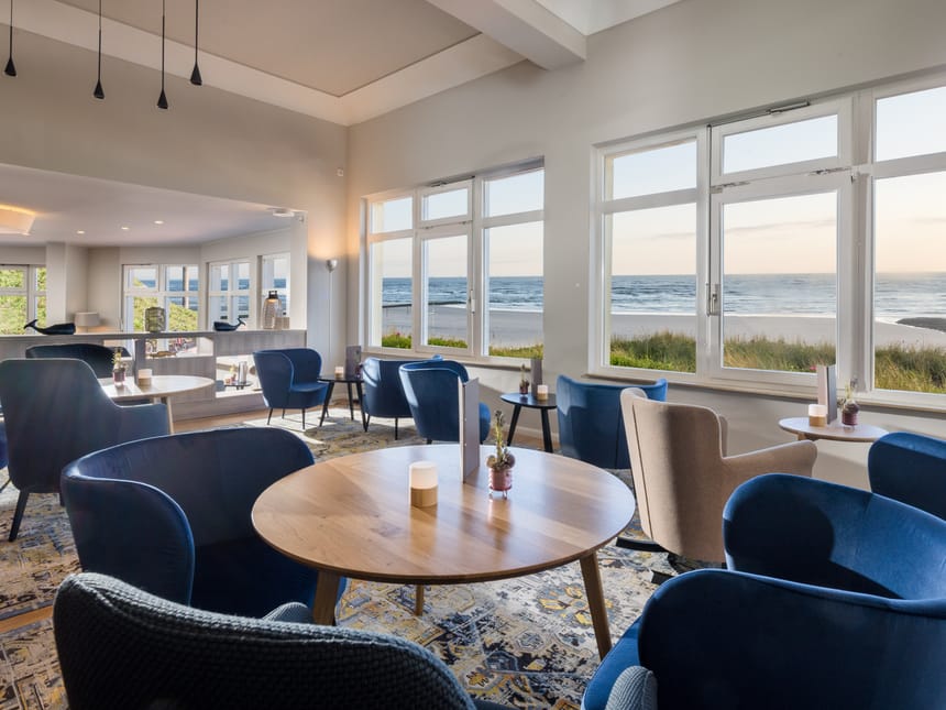 Salon mit einigen Sitzplätzen