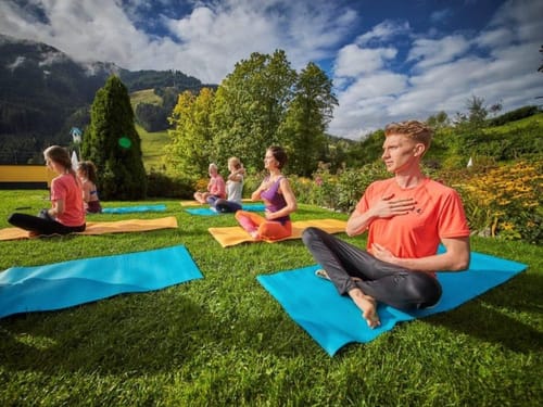 Workout über den Dächern von Saalbach