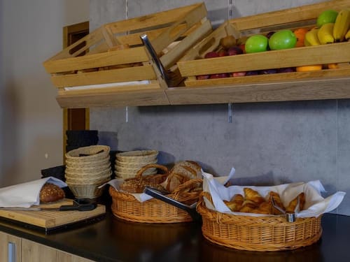 Backwaren und Obst