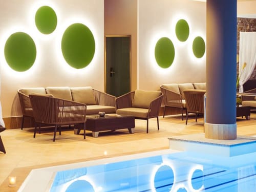 Sitzgruppen am Pool