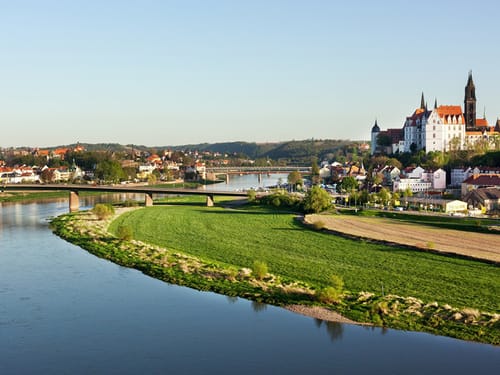 Aussblick über die Elbe zum Schloss Meißen