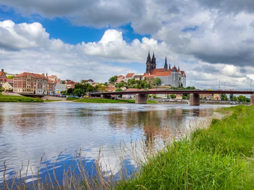 Blick auf die Elbe und Schloss Burgberg