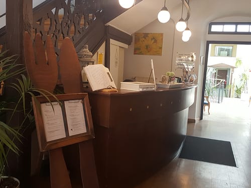 Rezeption im Eingangsbereich