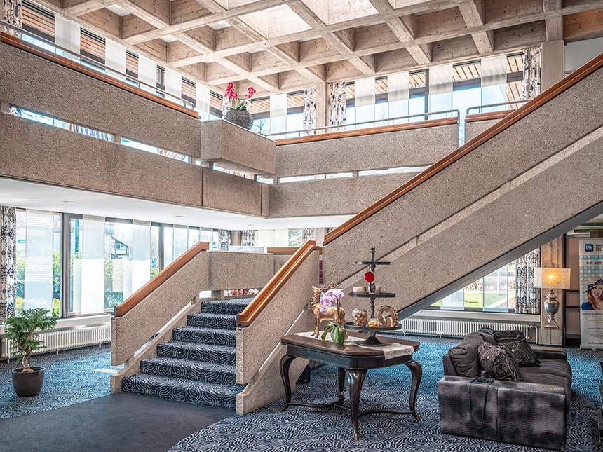 Große Lobby im Hotel
