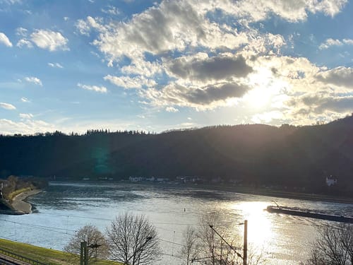 herrlicher Blick auf den Rhein