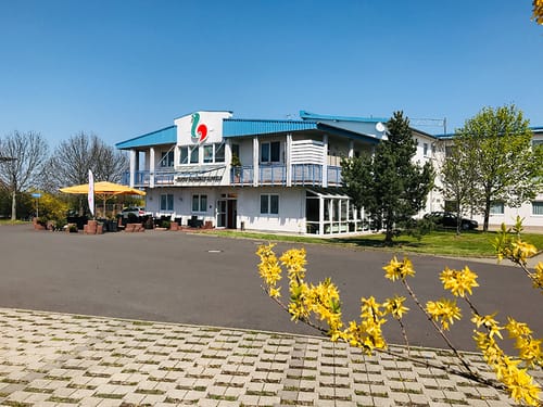 Aussenansicht bei Sonnenschein