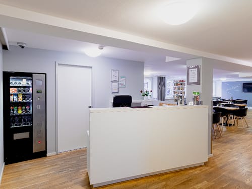 Rezeption des MK Hotels Frankfurt
