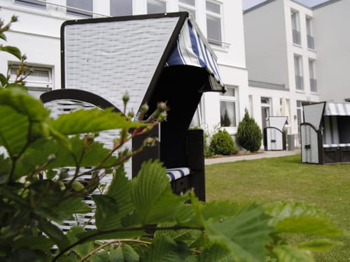 Strandkorb im Hotelgarten