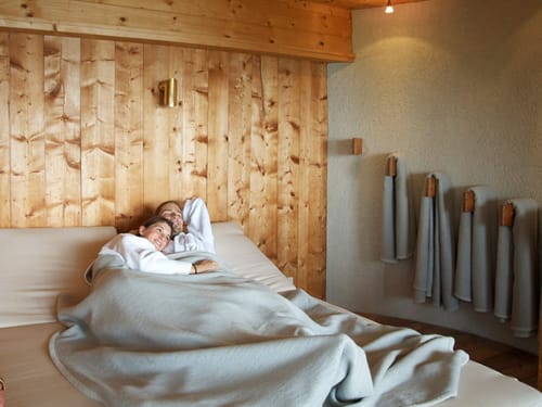 Paar in der Wellnessoase