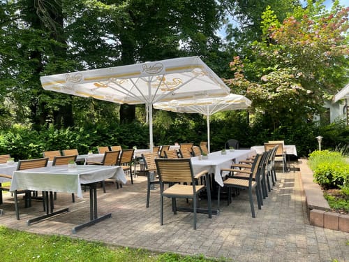 Hotel Terrasse bei Sonnenschein