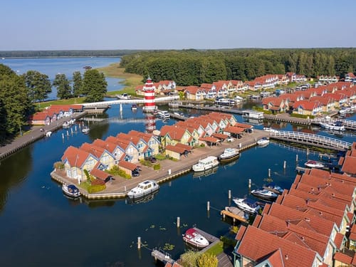 Hafendorf Rheinsberg bei Sonnenschein