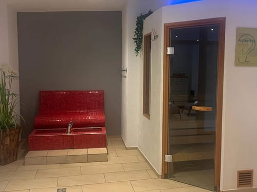 Wellnessbereich mit Sauna