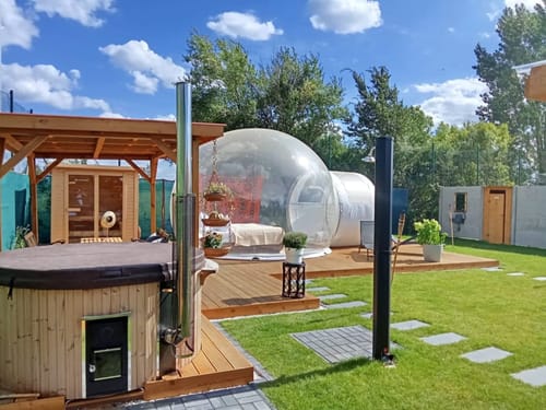 privater Hot Tub im Garten