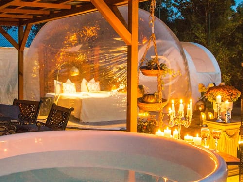 Hot Tup und Bubble Tent am Abend
