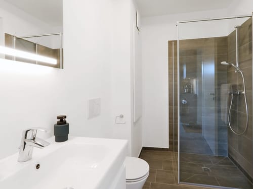 Helles, großes Badezimmer