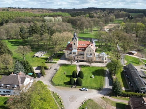 Luftaufnahme vom Schloss