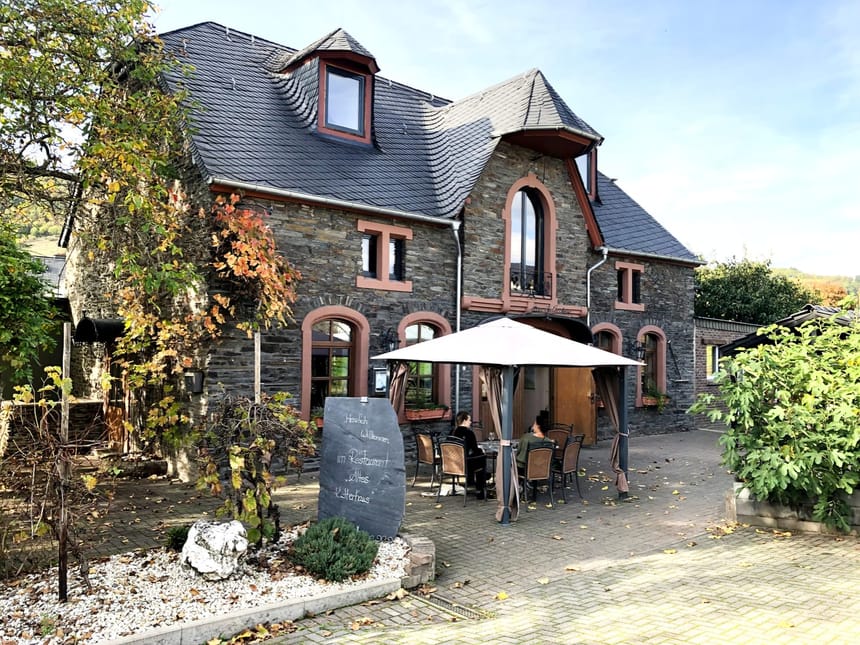 Hotel Altes Kelterhaus bei Sonnenschein