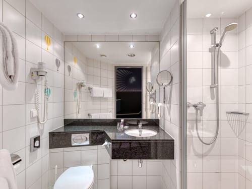 Helles Bad mit Dusche