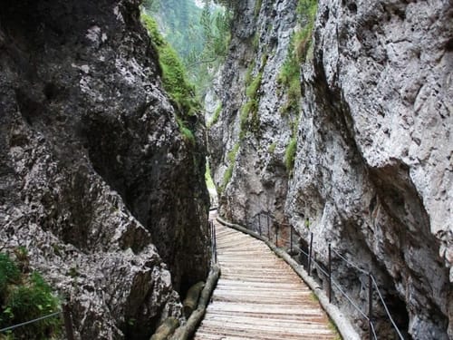 Holzbrücke in der Klamm