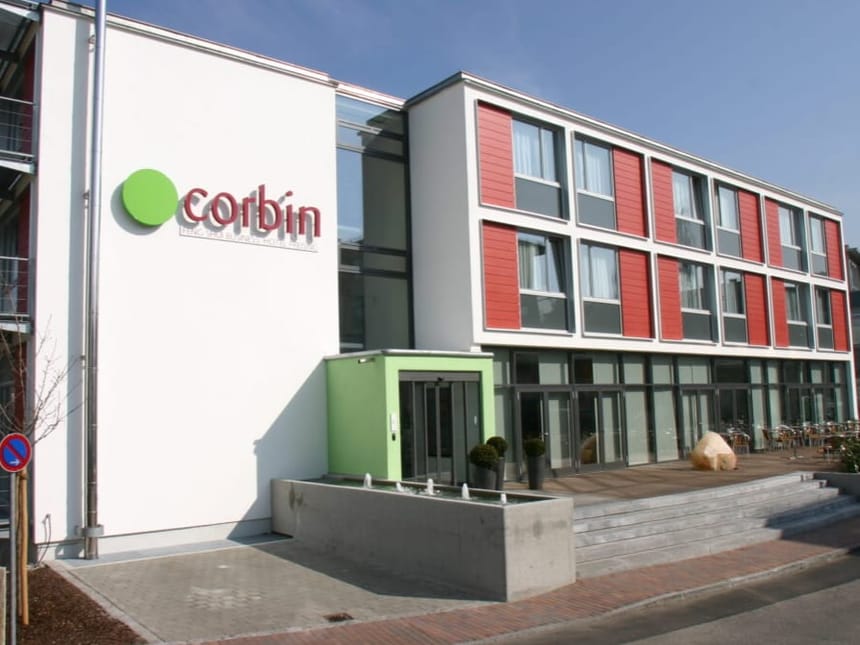 Vorderseite des Hotels Corbin München