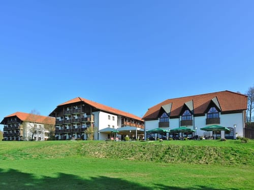 Hotel am Tag von Aussen