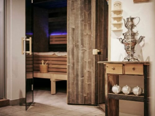 Entspannungsbereich mit Sauna