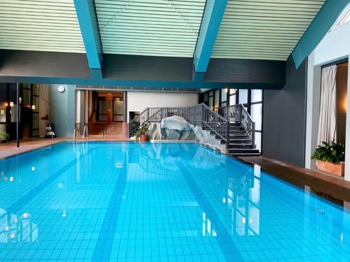 Großer Innenpool
