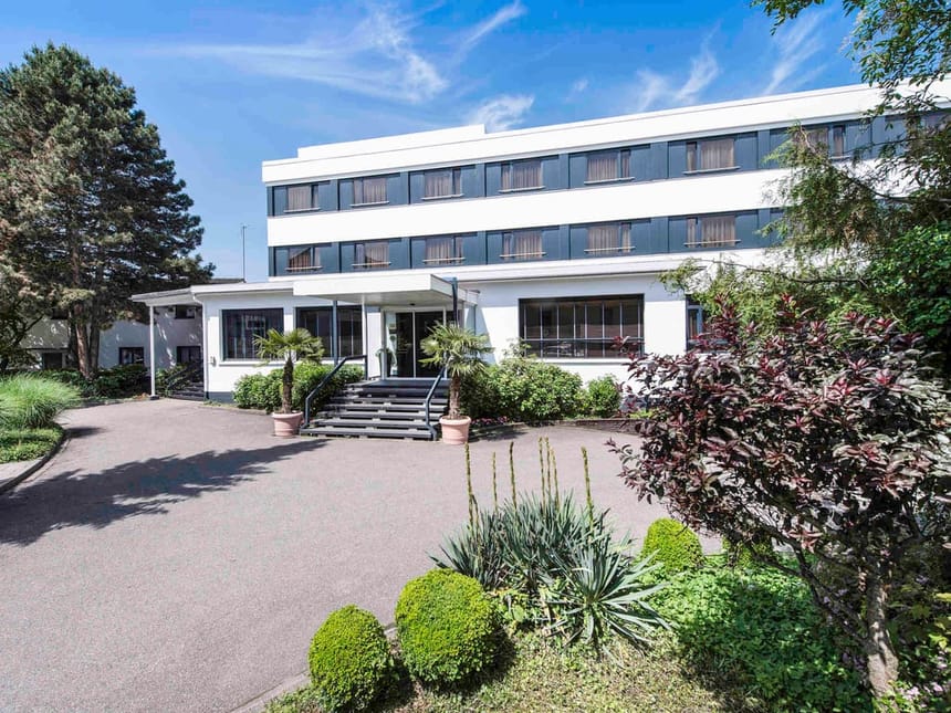 Hotel am Tag von außen