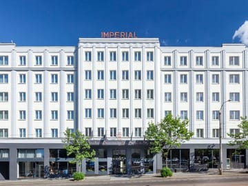 Hotel am Tag von außen