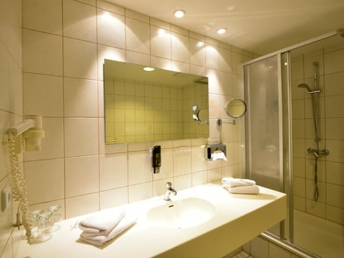 Bad mit Dusche