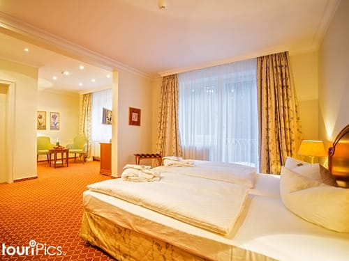 Geräumiges Zweierzimmer mit Sitzecke