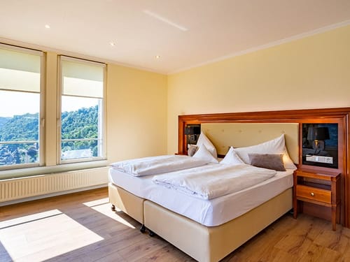 Zimmer mit Blick ins Grüne