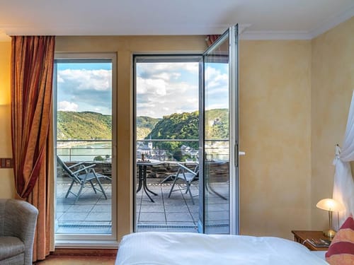 Zimmer mit einer Terrasse