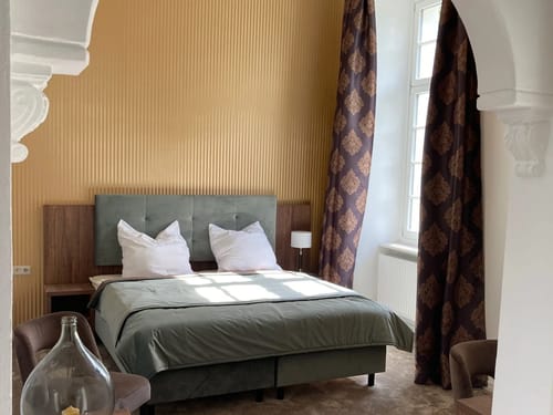 Boxspringbett im Doppelzimmer